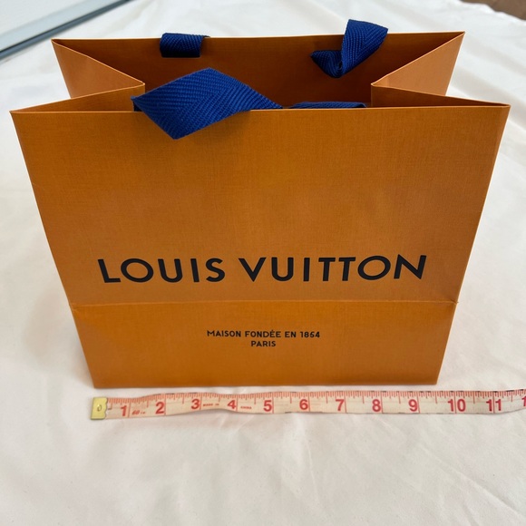 Authentic Louis Vuitton shopping bag. LV shopping bag. - Picture 3 of 4